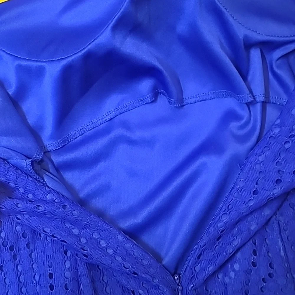 guess Cobalt Lace Midi Dress for women zise 12‎ new .